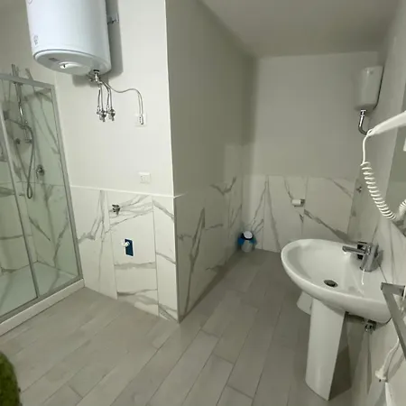 Loretta Oda ve Kahvaltı 3*