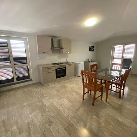 Loretta Oda ve Kahvaltı 3*